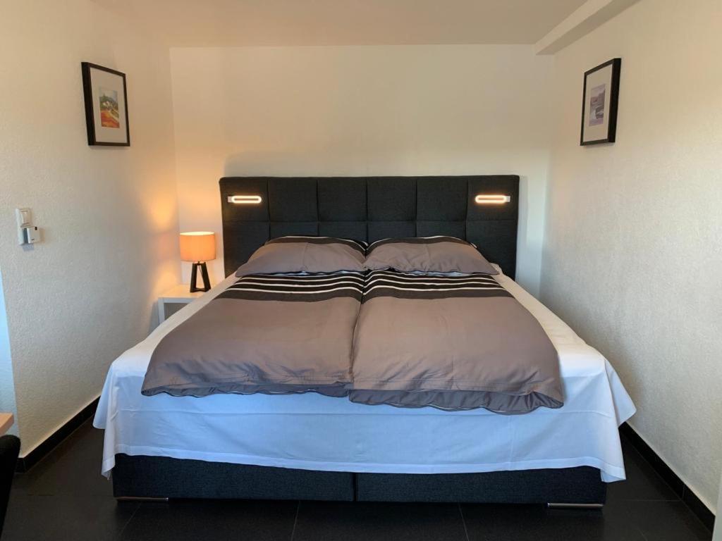 Guenstige Zimmer-Unterkunft Zimmer Mit Gemeinschaftsbad Lörrach Exterior foto